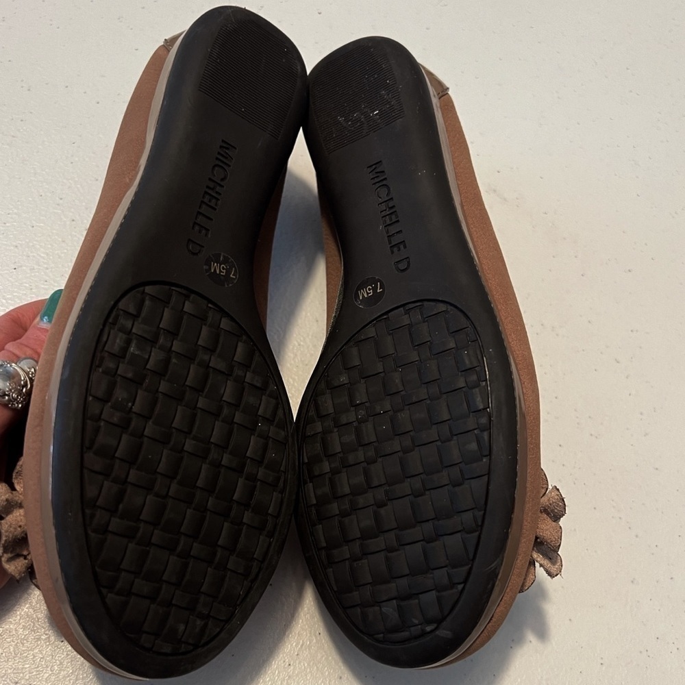 Michelle D leather floral slip on cushioned shoes flats brown tan beaded 7.5M - Picture 6 of 9